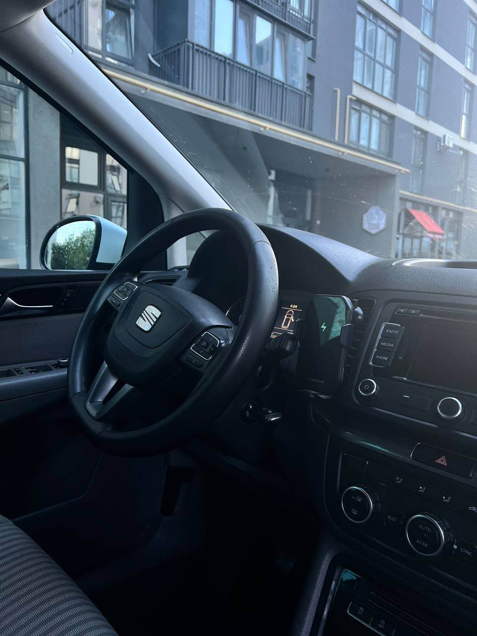 SEAT Alhambra - фото 10