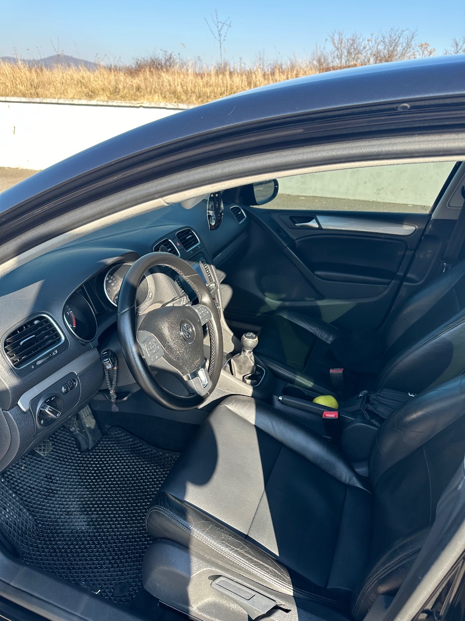 Volkswagen Golf - фото 6