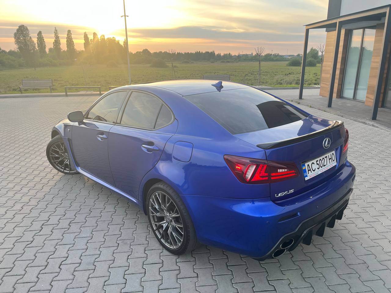 Lexus IS - фото 2