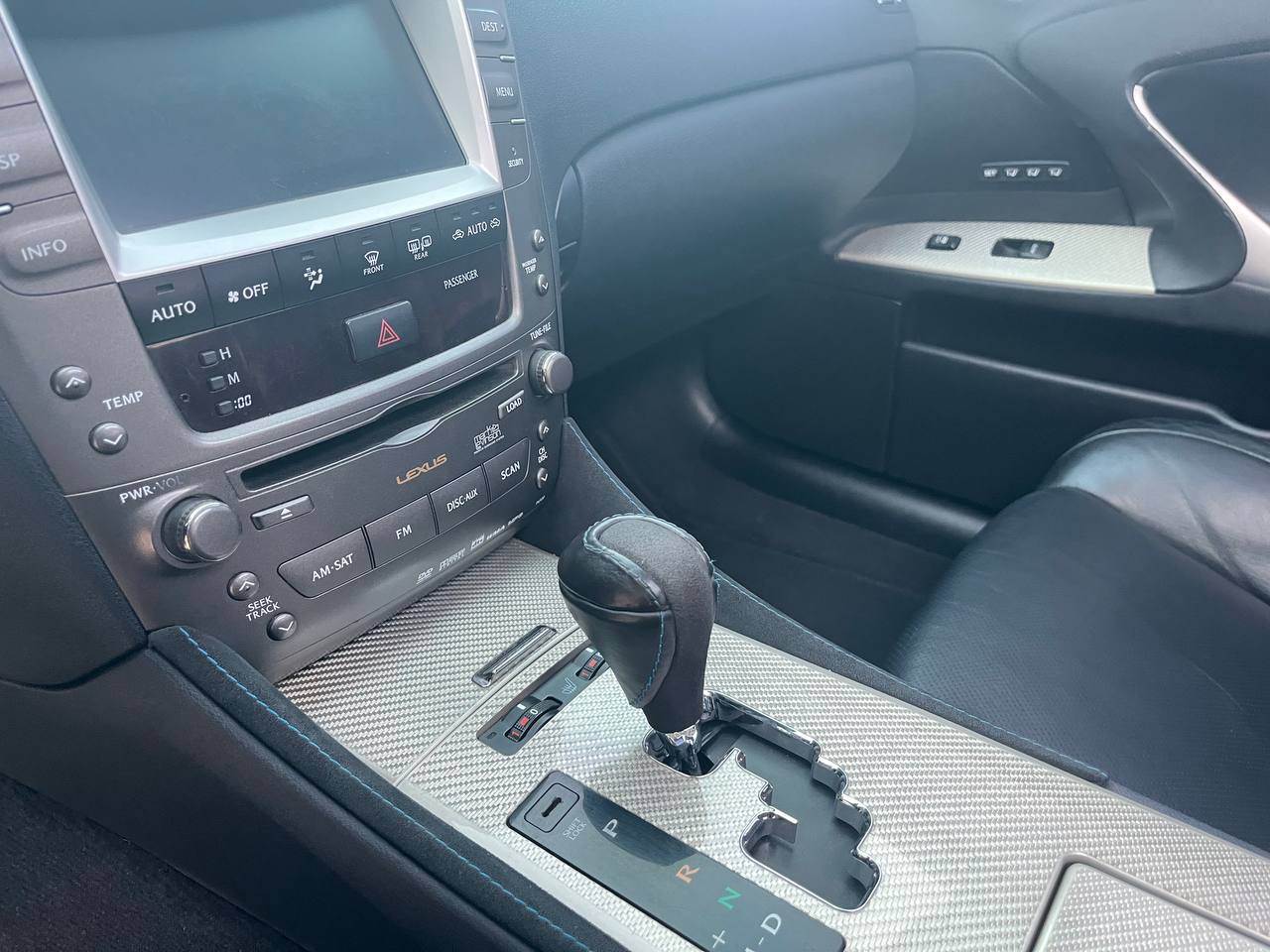 Lexus IS - фото 13