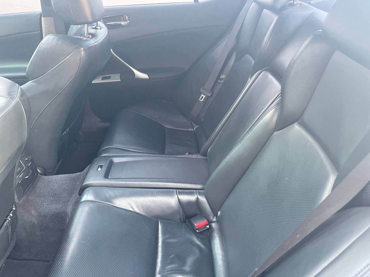 Lexus IS - фото 23