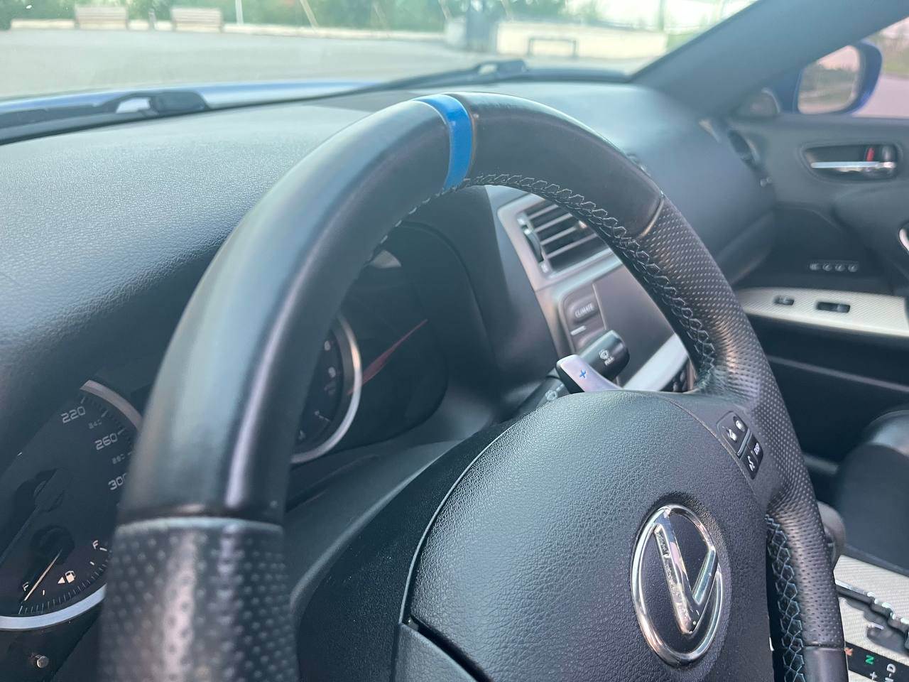 Lexus IS - фото 15