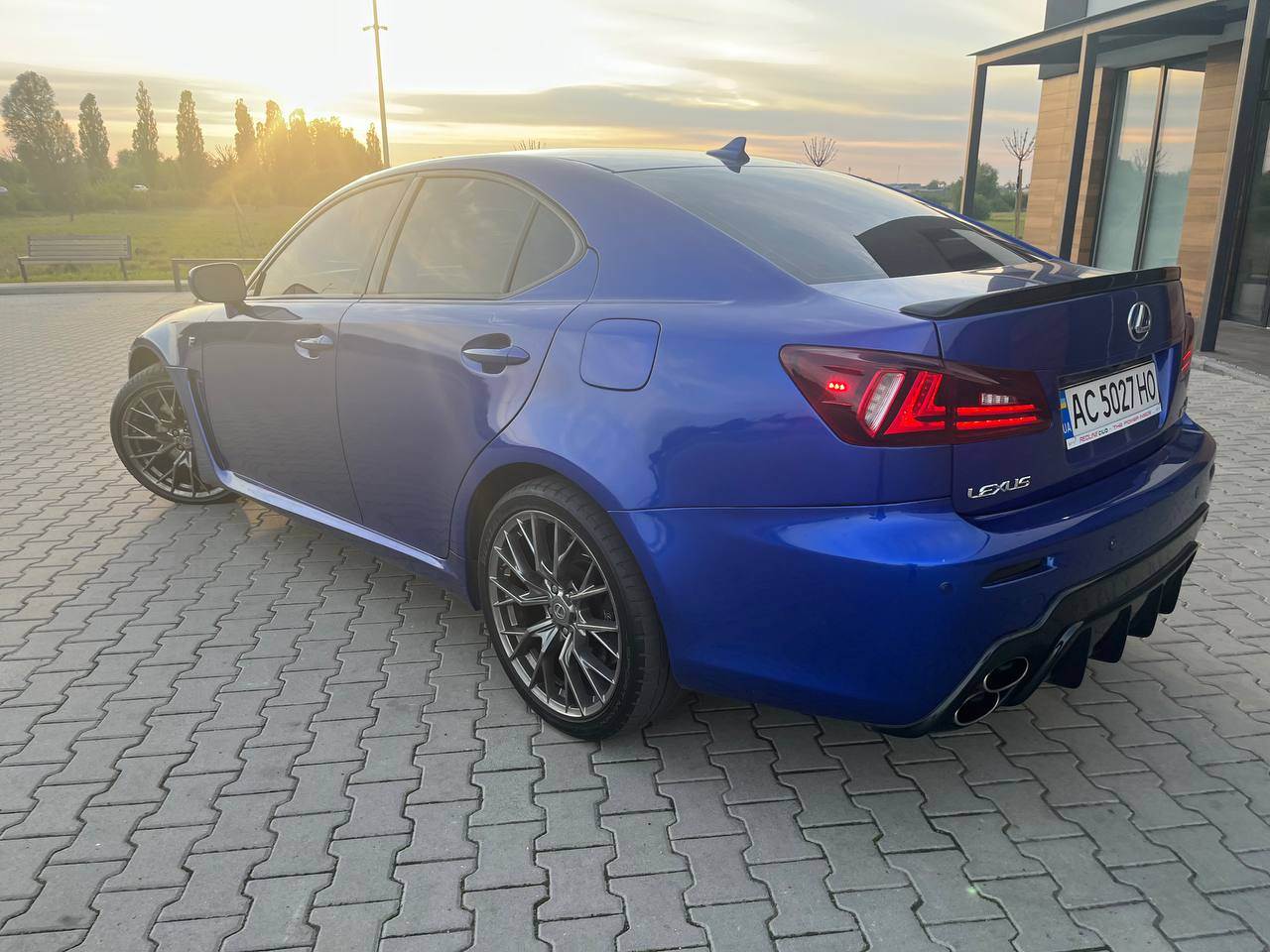 Lexus IS - фото 4