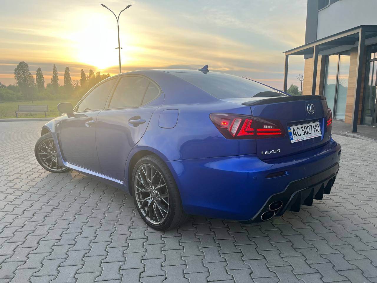 Lexus IS - фото 7