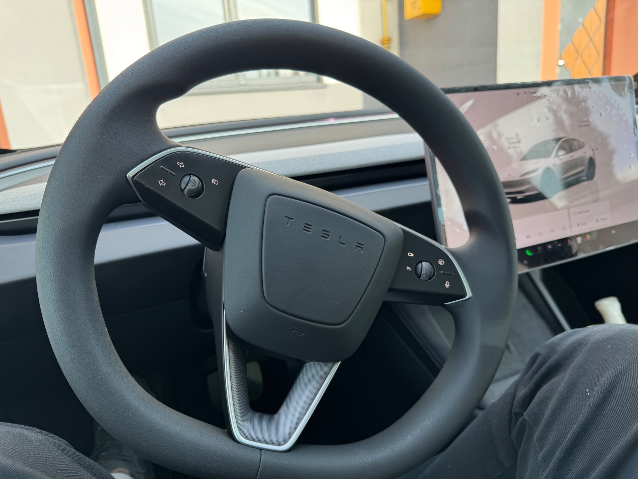 Tesla Model 3 - фото 13