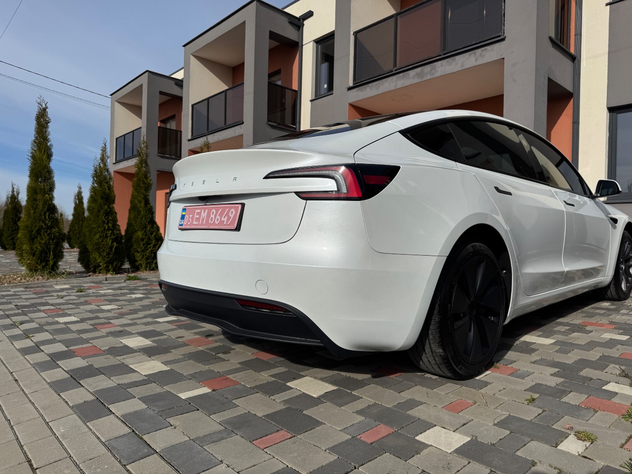 Tesla Model 3 - фото 5