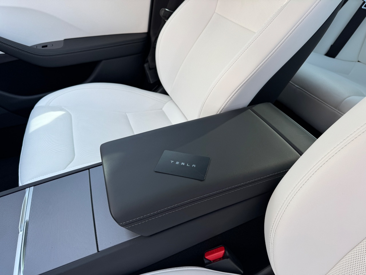 Tesla Model 3 - фото 10