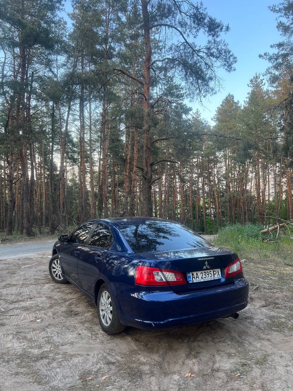 Mitsubishi Galant - фото 2