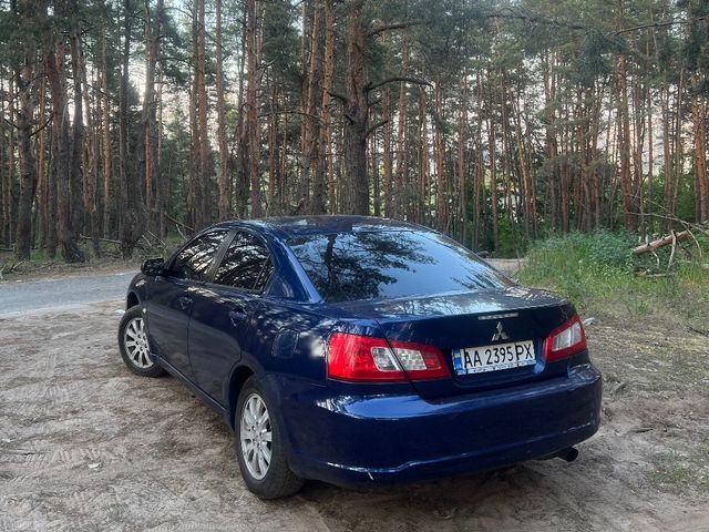 Mitsubishi Galant - фото 2