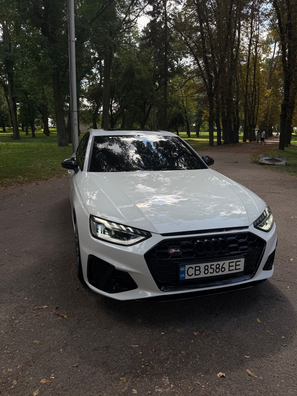 Audi A4 - фото 11