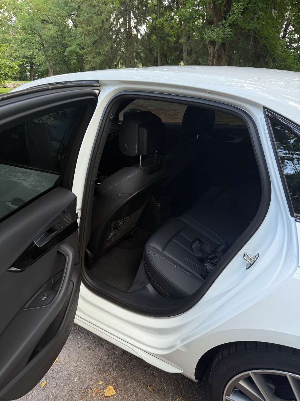 Audi A4 - фото 7