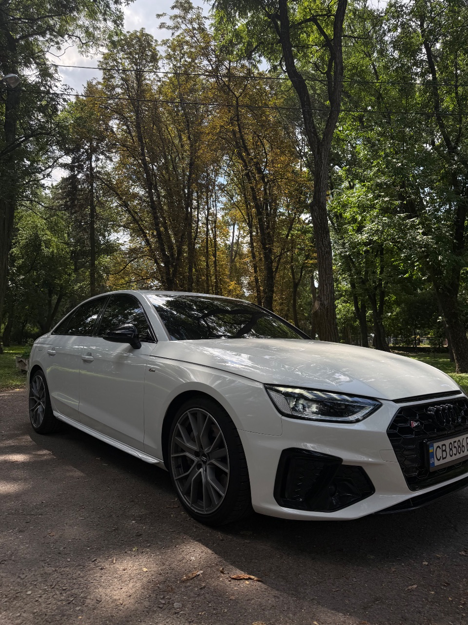 Audi A4 - фото 13