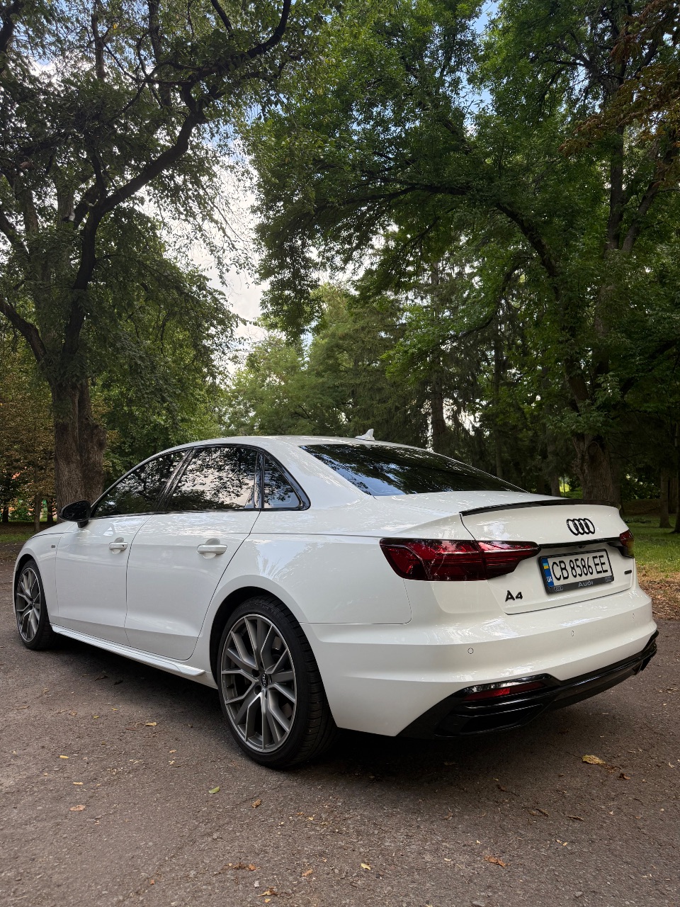 Audi A4 - фото 4