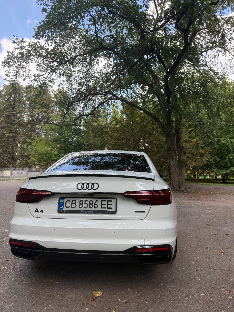 Audi A4 - фото 5