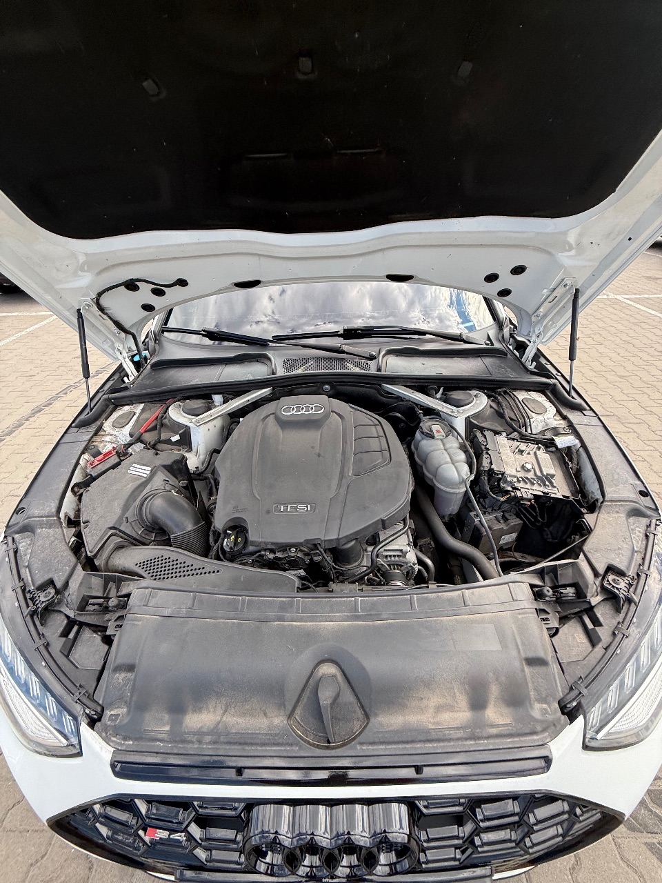 Audi A4 - фото 15