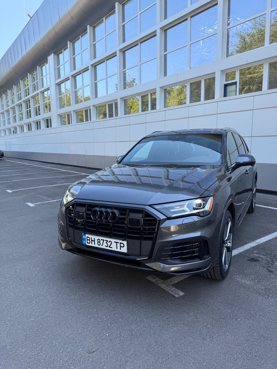 Audi Q7 - фото 1