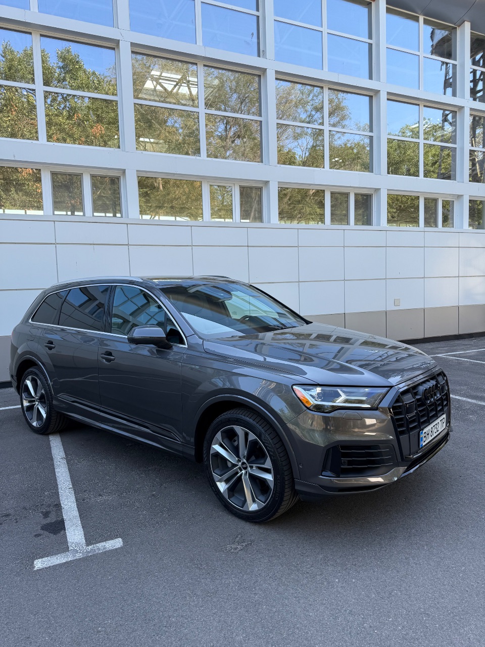 Audi Q7 - фото 5