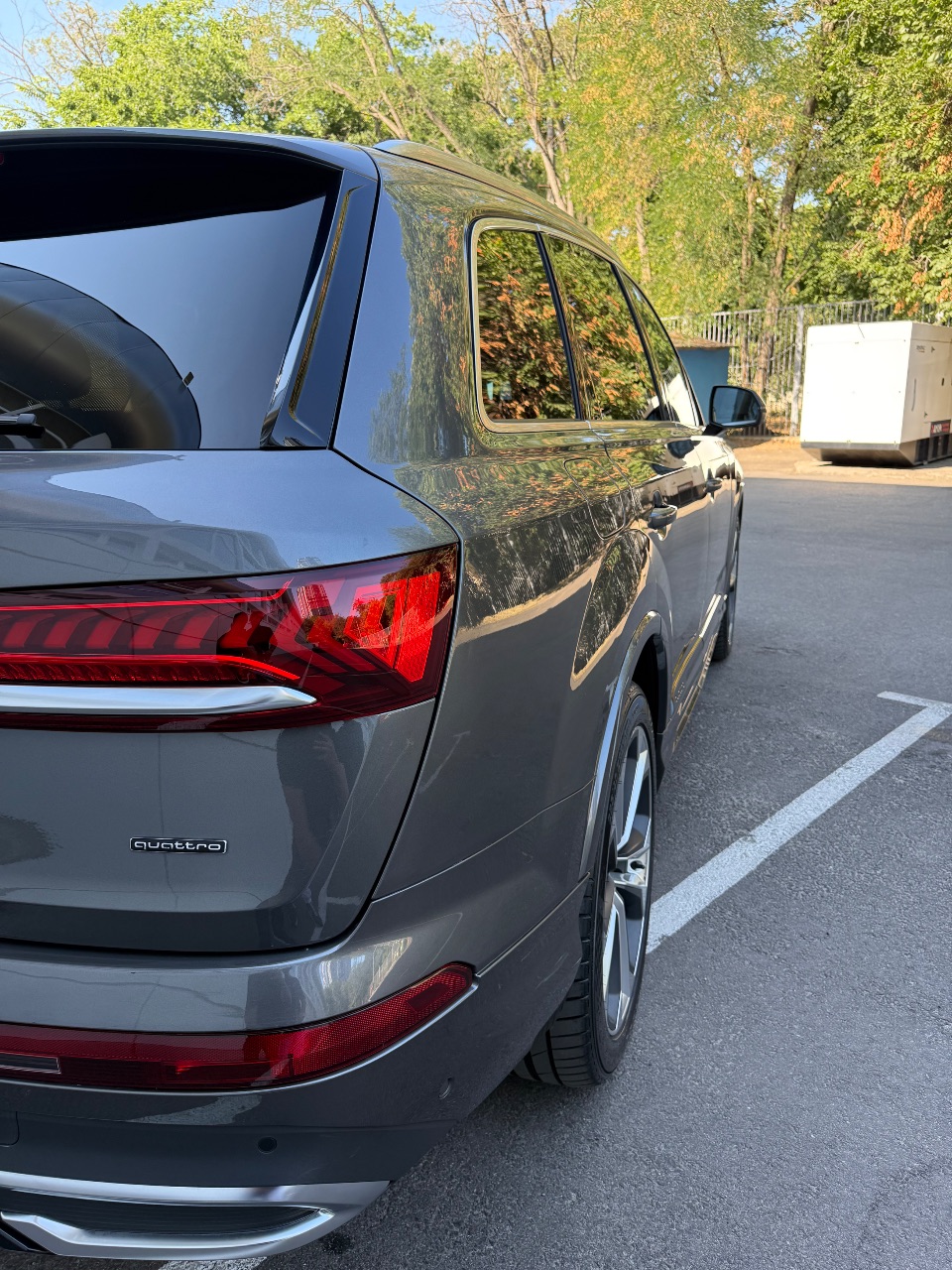 Audi Q7 - фото 7