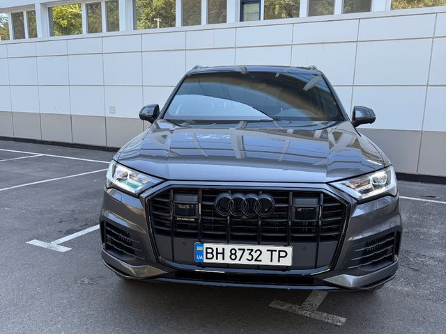 Audi Q7 - фото 2