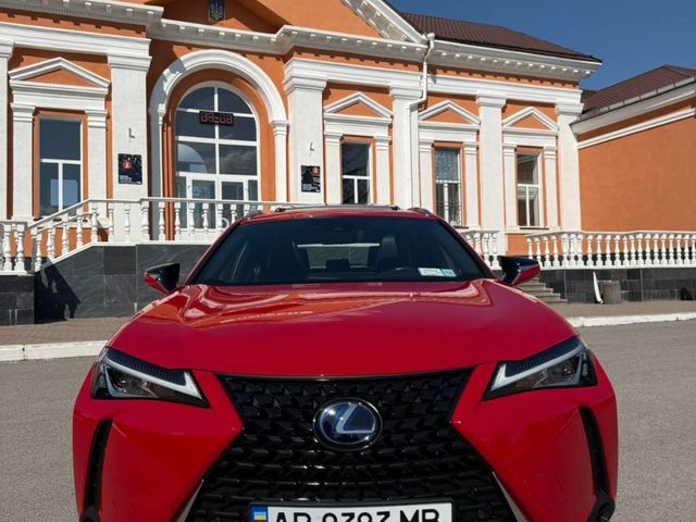 Lexus UX - фото 3