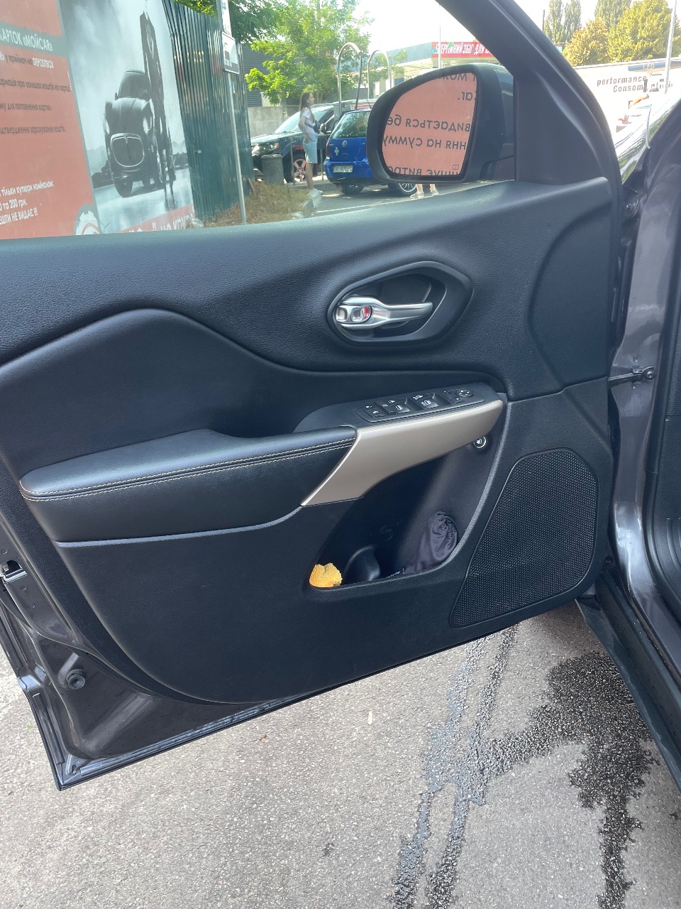 Jeep Cherokee - фото 16