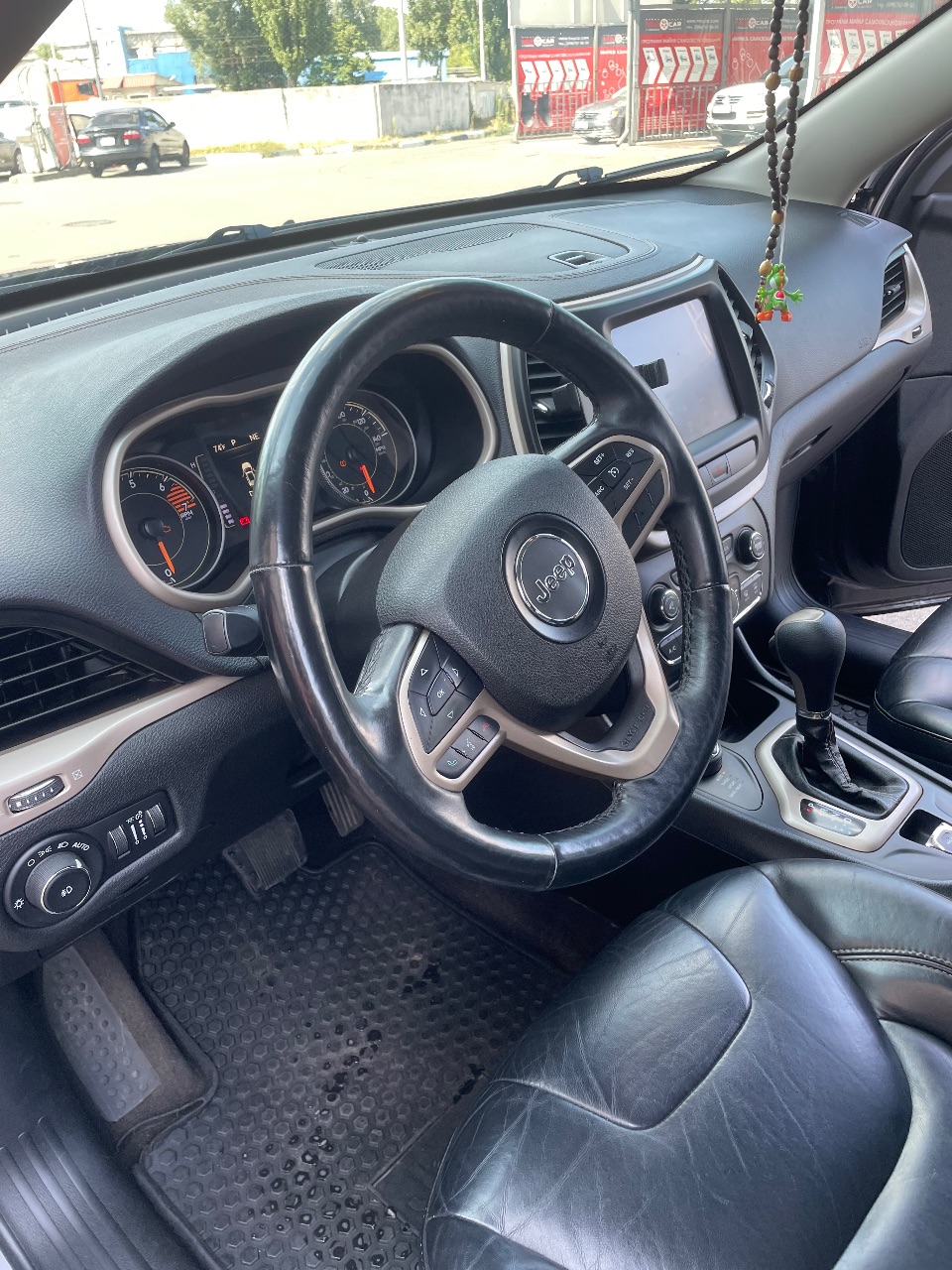 Jeep Cherokee - фото 9