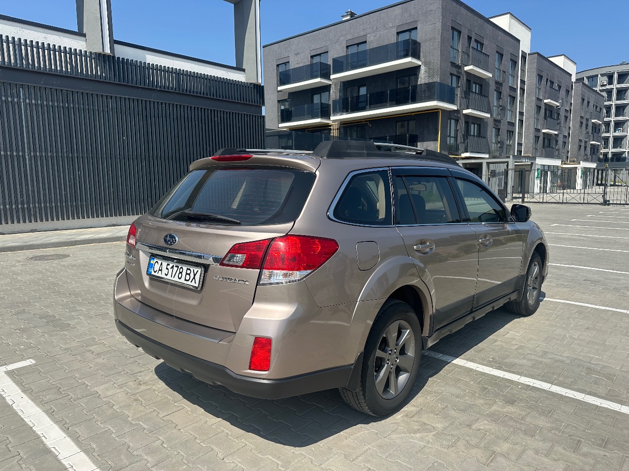 Subaru Outback - фото 8