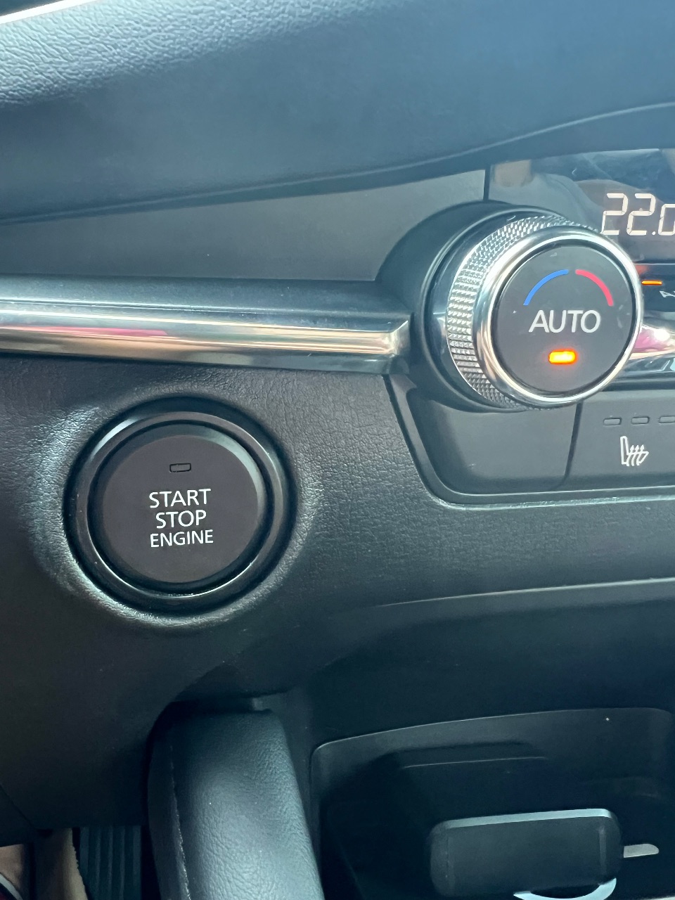 Mazda 3 - фото 12