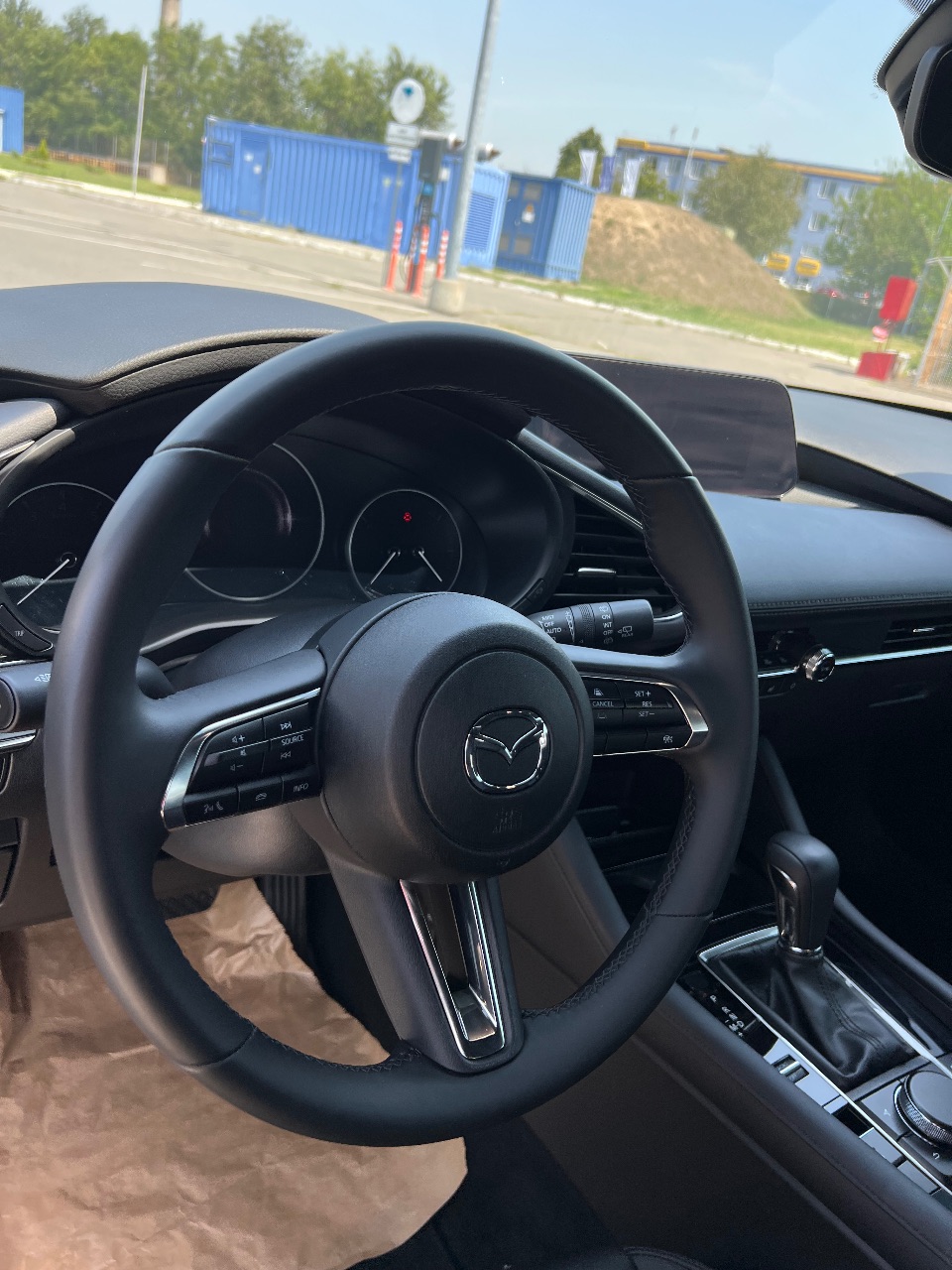 Mazda 3 - фото 18