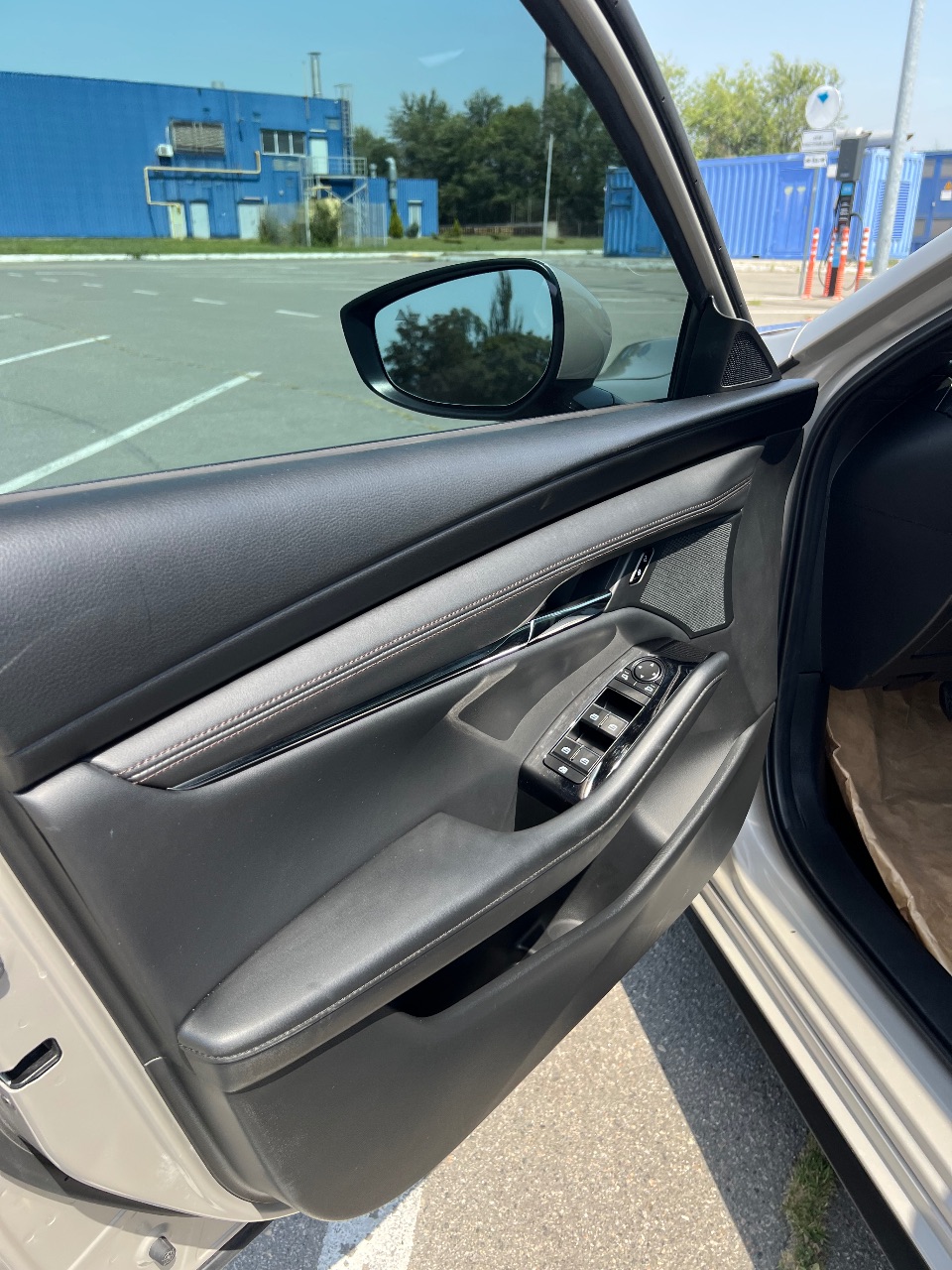 Mazda 3 - фото 22