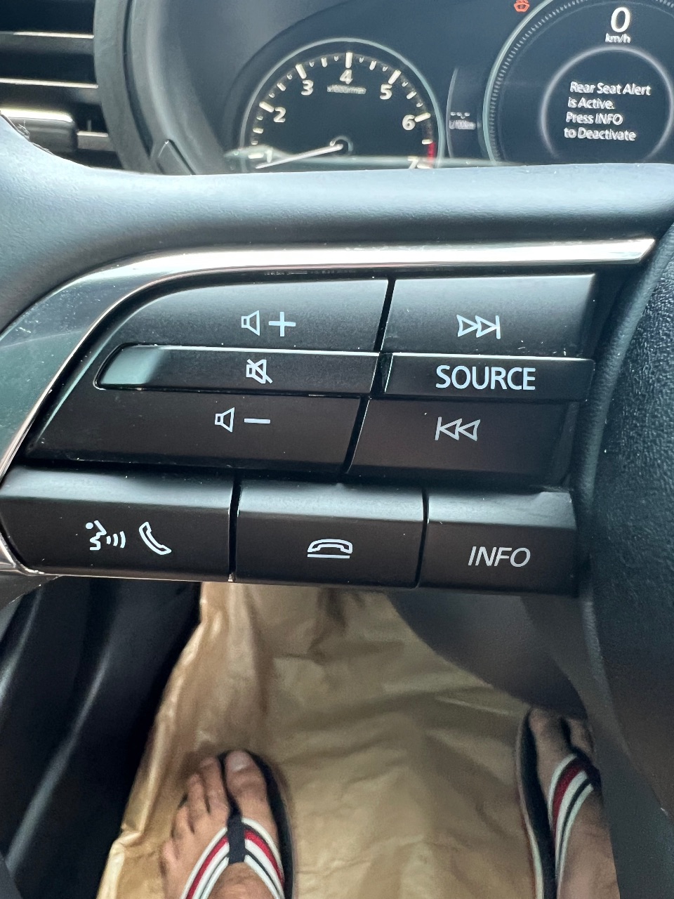 Mazda 3 - фото 16