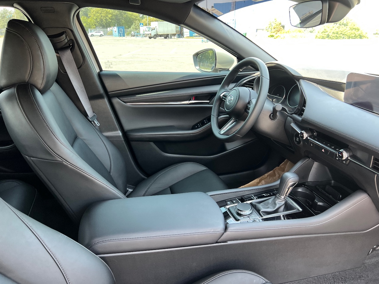 Mazda 3 - фото 4