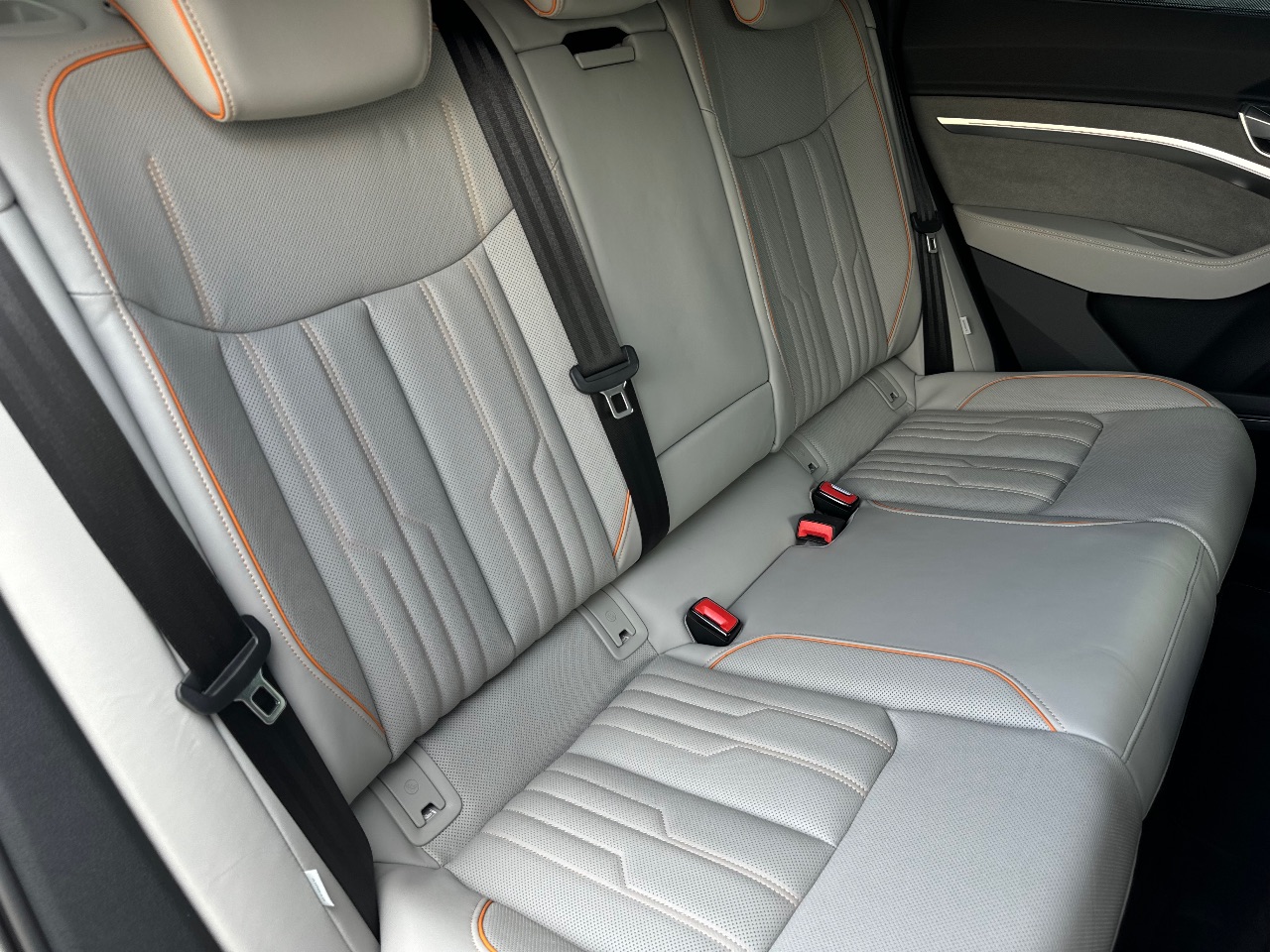 Audi e-tron Sportback - фото 28