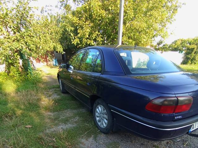 Opel Omega - фото 4
