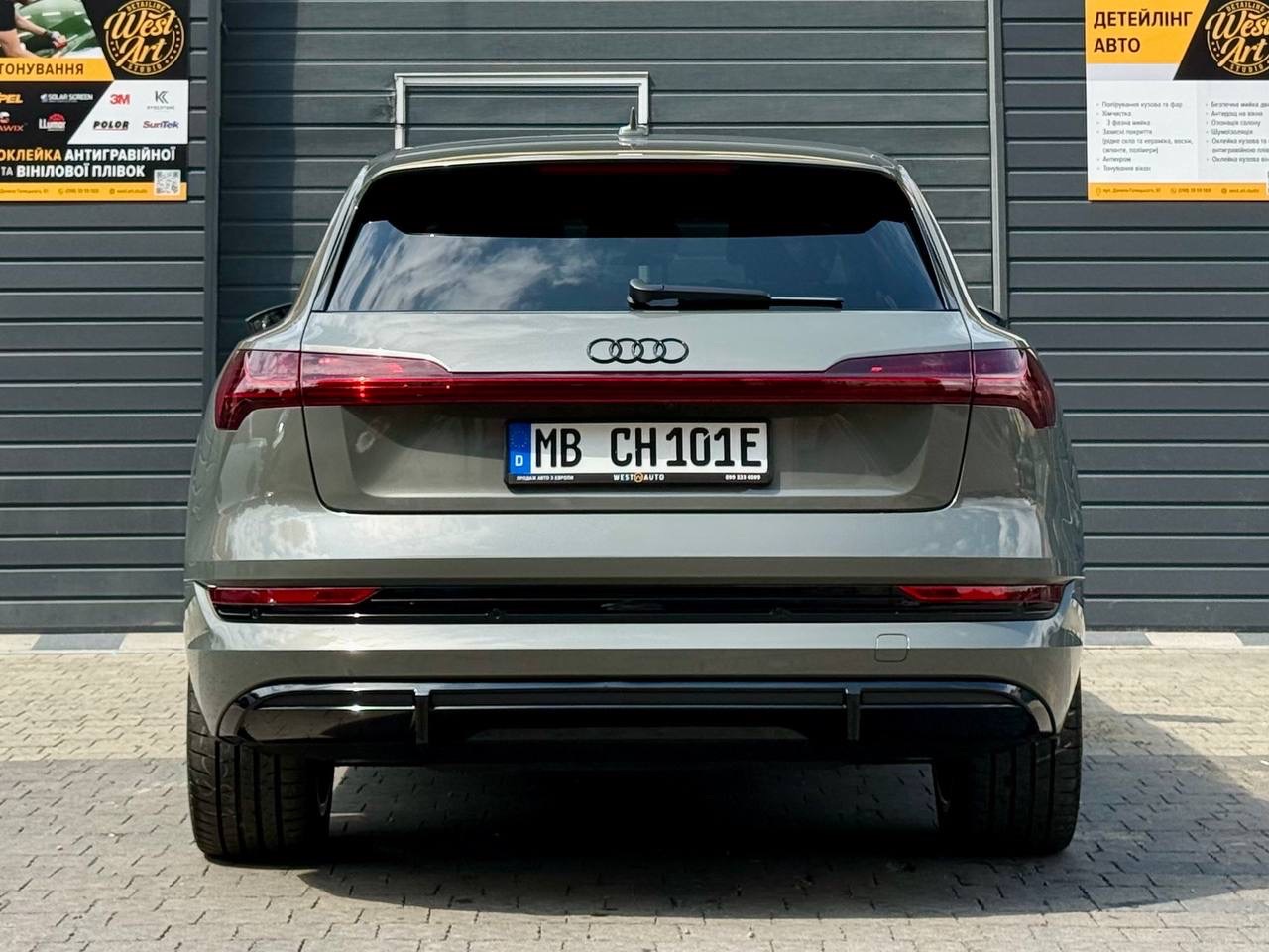 Audi e-tron - фото 5