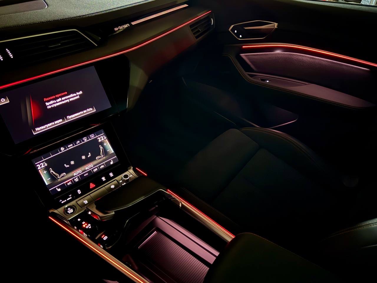 Audi e-tron - фото 21