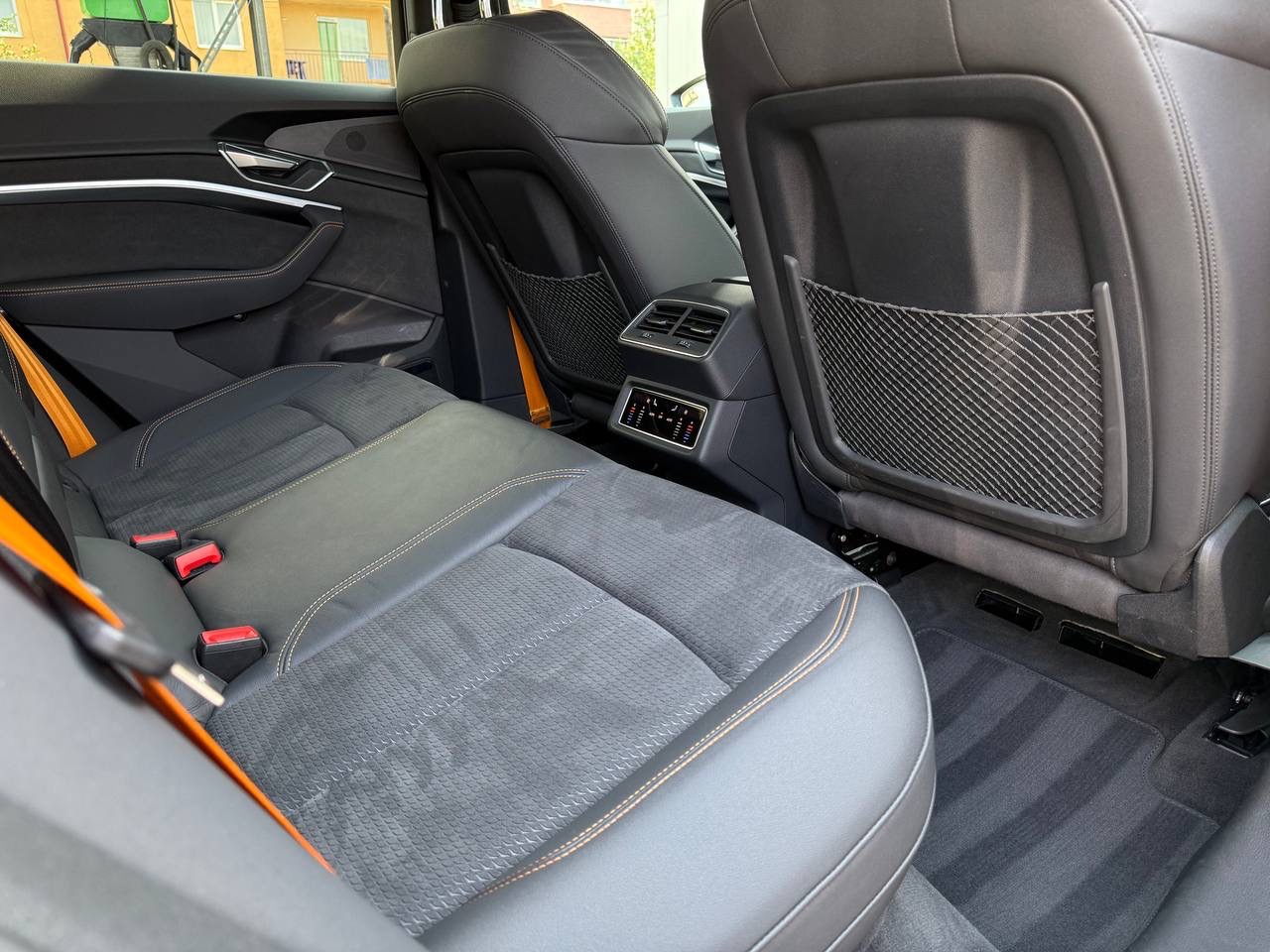 Audi e-tron - фото 15