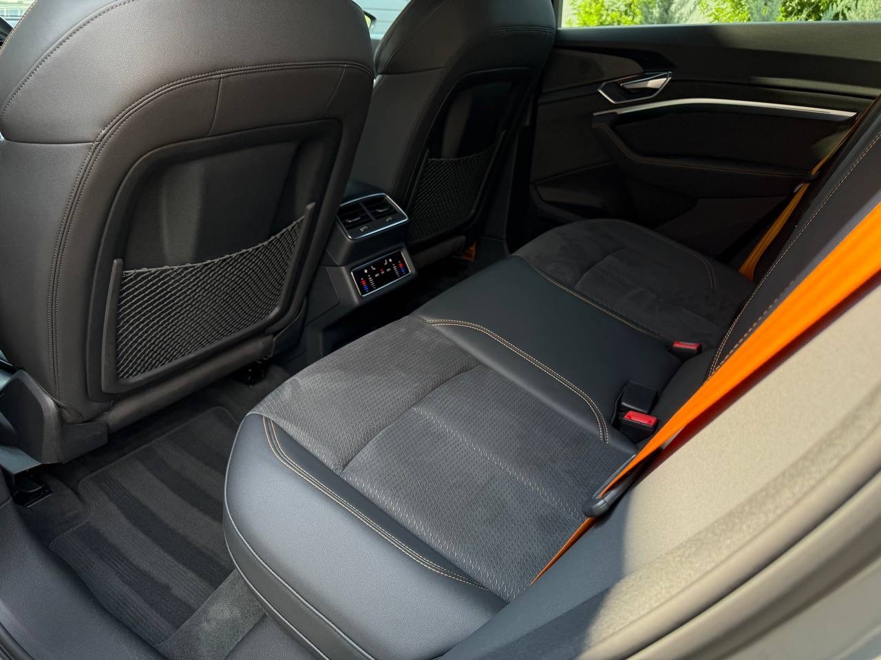 Audi e-tron - фото 13