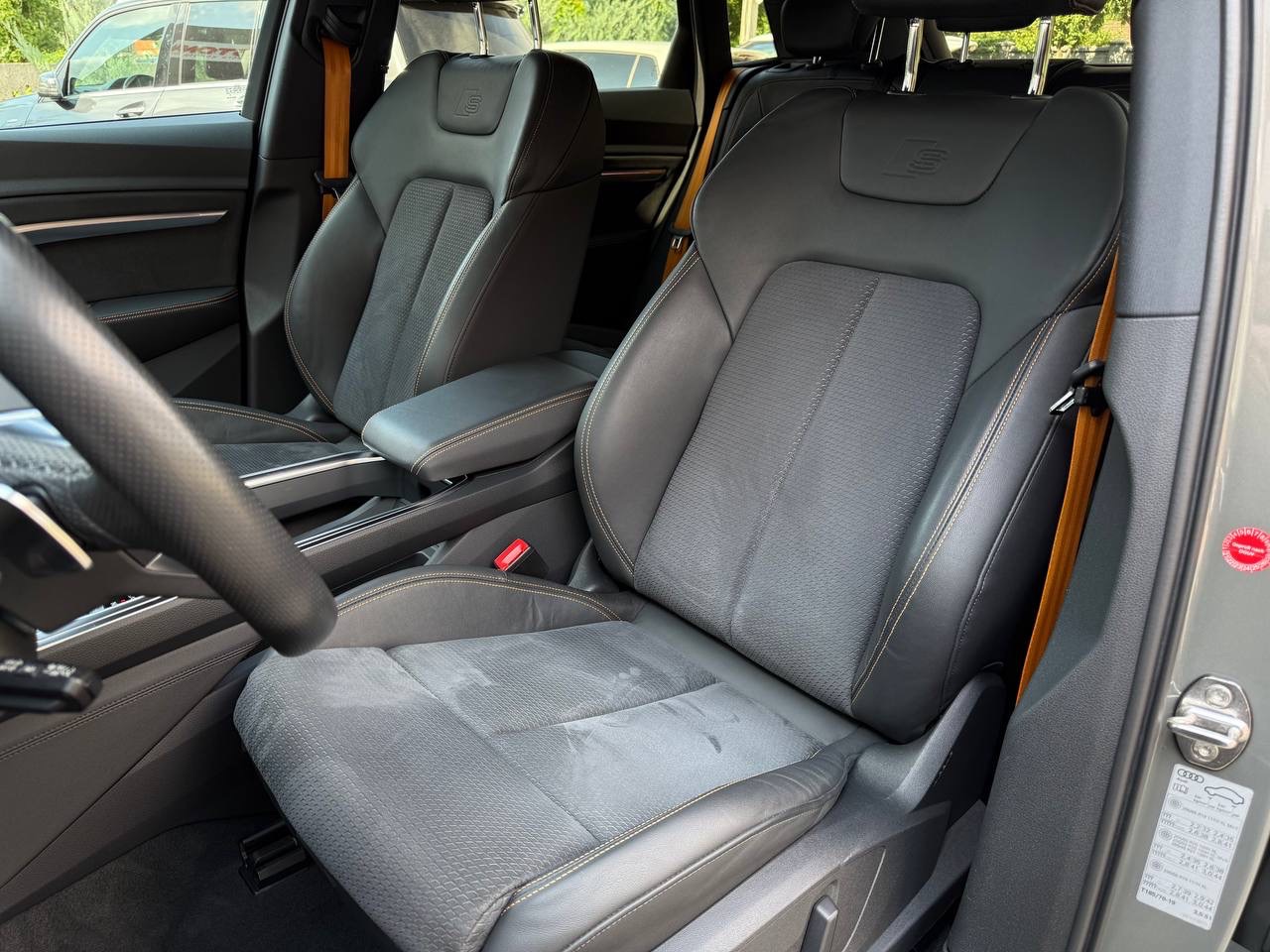 Audi e-tron - фото 12