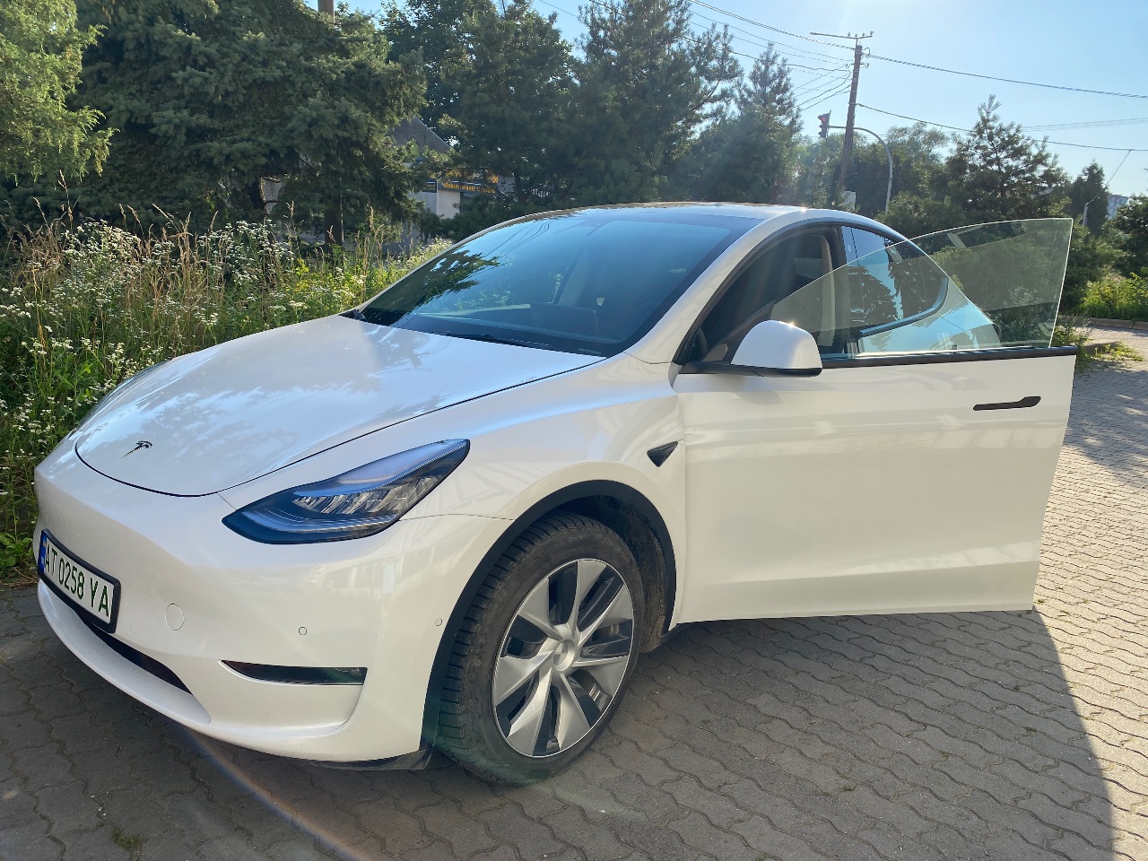 Tesla Model Y - фото 22