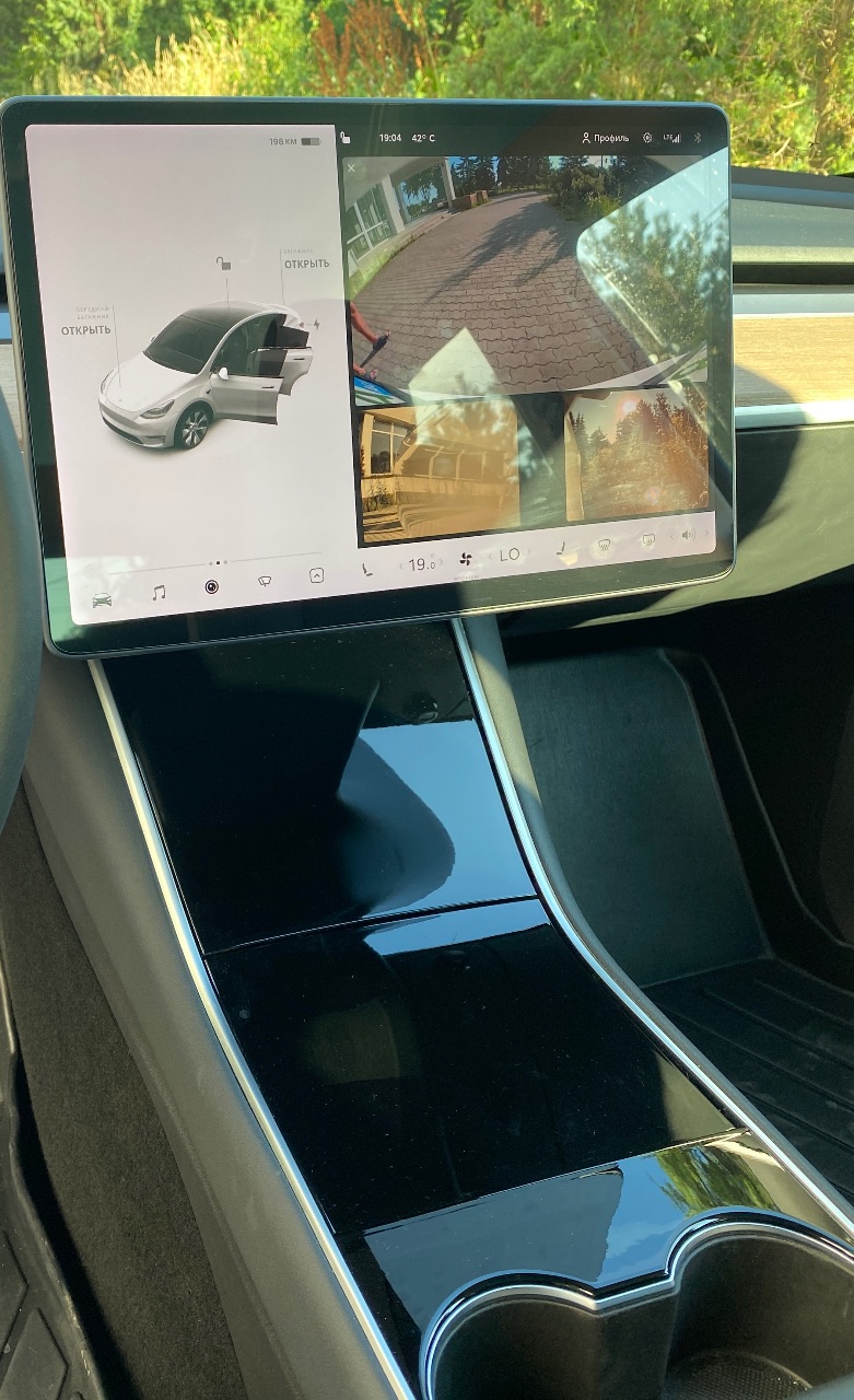 Tesla Model Y - фото 18
