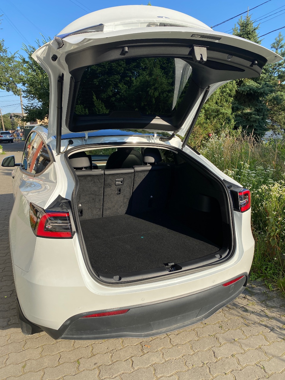 Tesla Model Y - фото 7