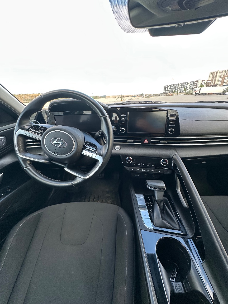 Hyundai Elantra - фото 24