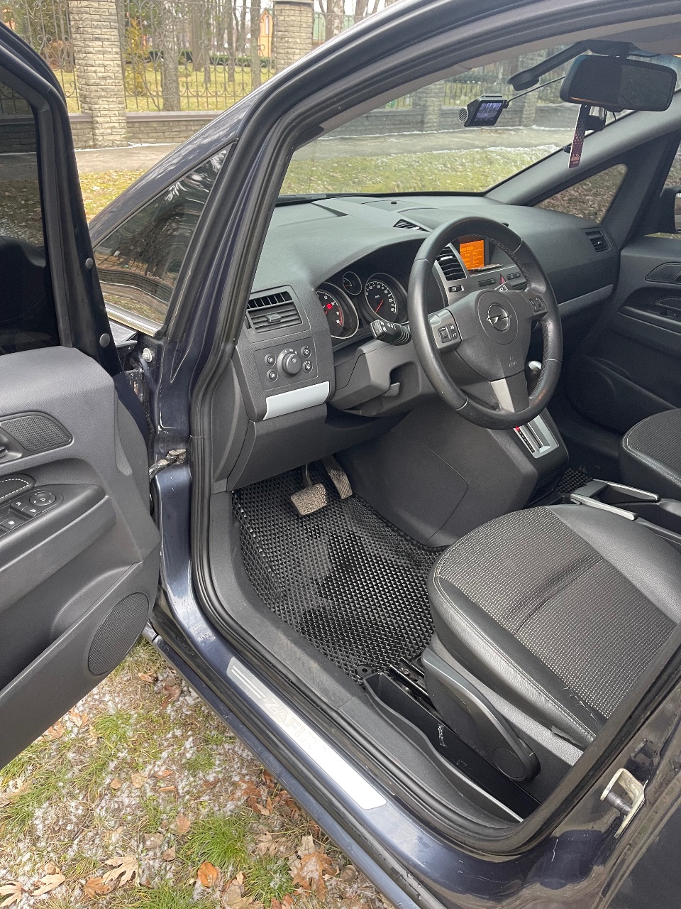 Opel Zafira - фото 18