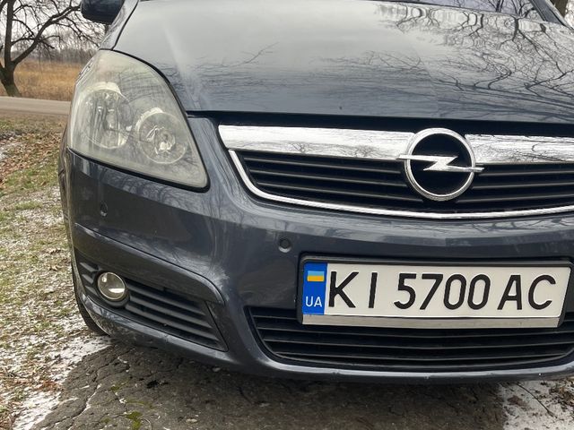 Opel Zafira - фото 3