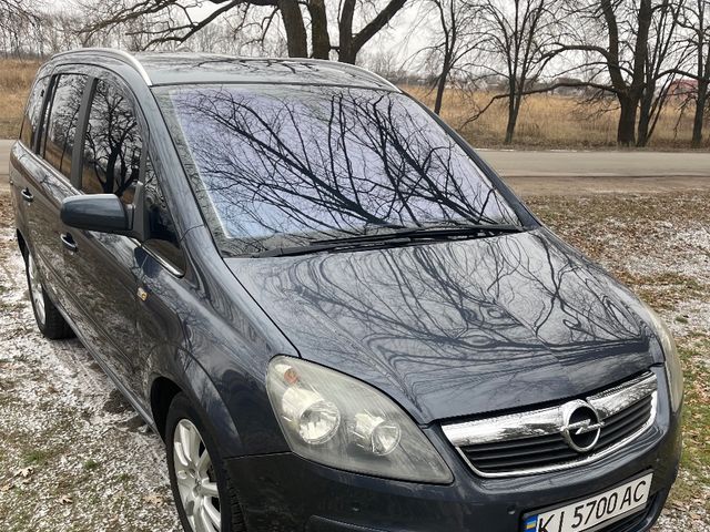Opel Zafira - фото 4