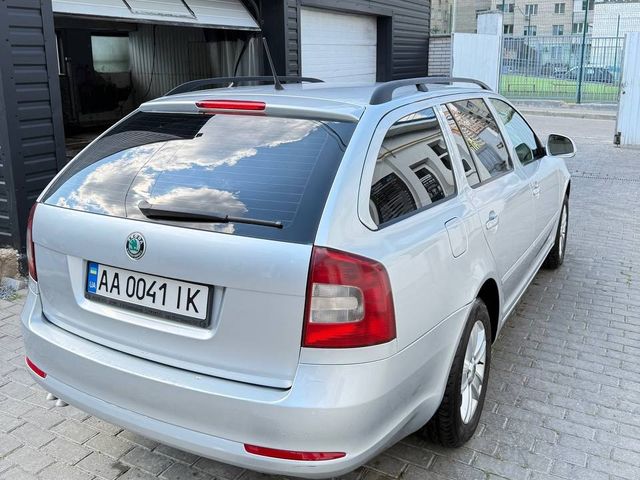 Skoda Octavia - фото 3