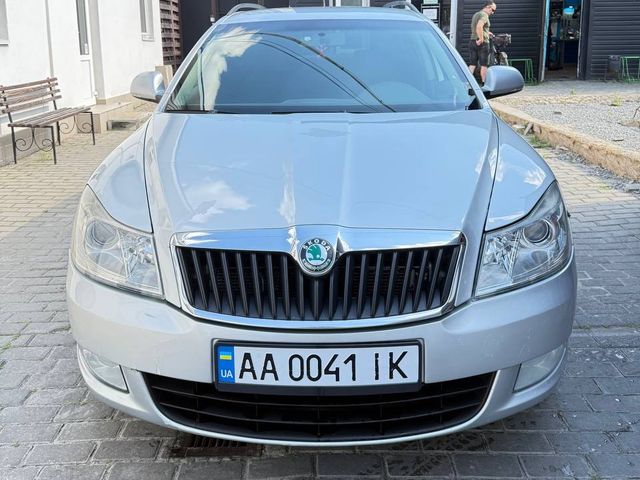 Skoda Octavia - фото 2
