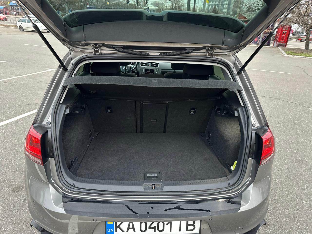 Volkswagen Golf - фото 8