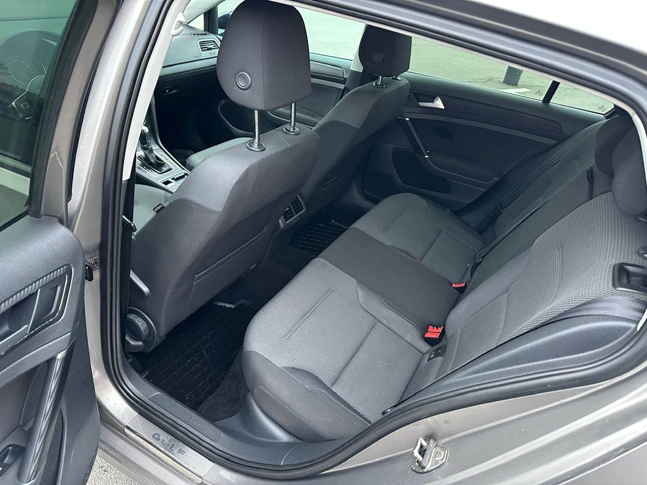 Volkswagen Golf - фото 25